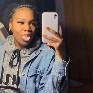 Meet your Posher, Angie